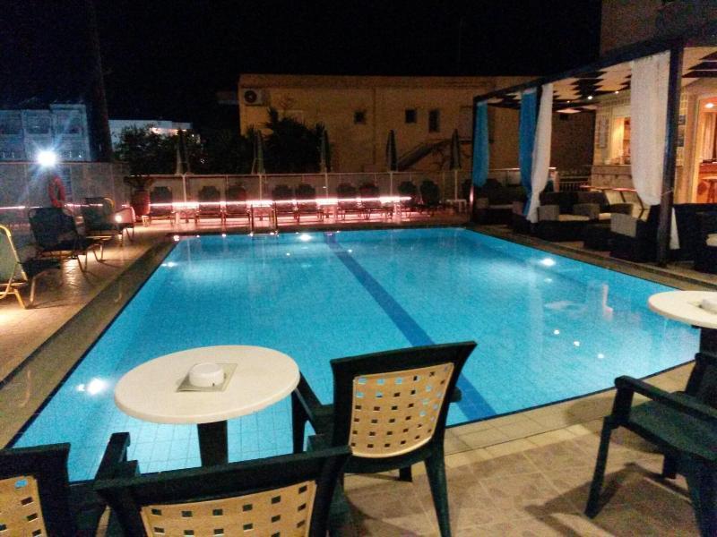 Zannis Hotel Ретимно Екстериор снимка